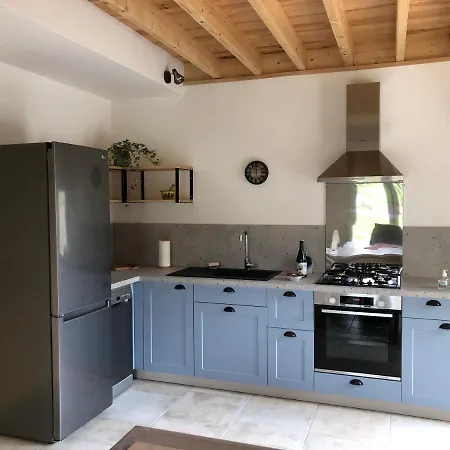 4 Places, Le Domaine De La Vallee Penzion Saint-Martin-de-Varreville