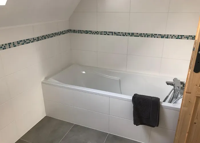 4 Places, Le Domaine De La Vallee Pensjonat Saint-Martin-de-Varreville