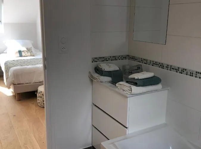 4 Places, Le Domaine De La Vallee Pensjonat Saint-Martin-de-Varreville