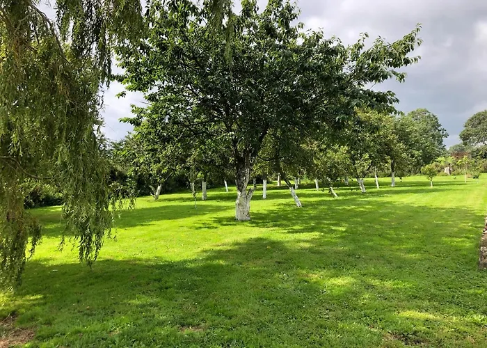 Pensjonat 4 Places, Le Domaine De La Vallee Saint-Martin-de-Varreville