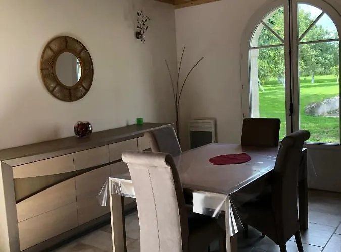 4 Places, Le Domaine De La Vallee 4*