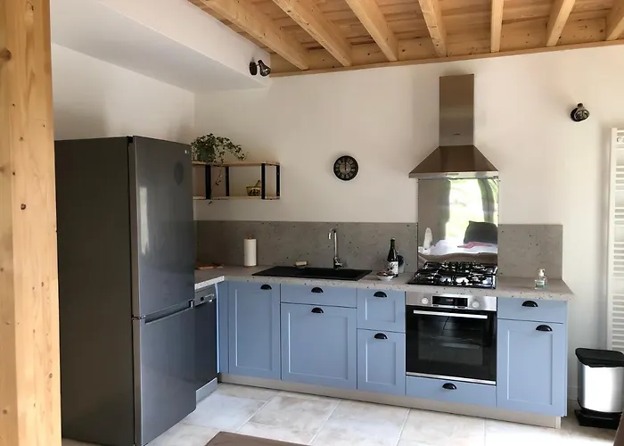 4 Places, Le Domaine De La Vallee Pensjonat Saint-Martin-de-Varreville